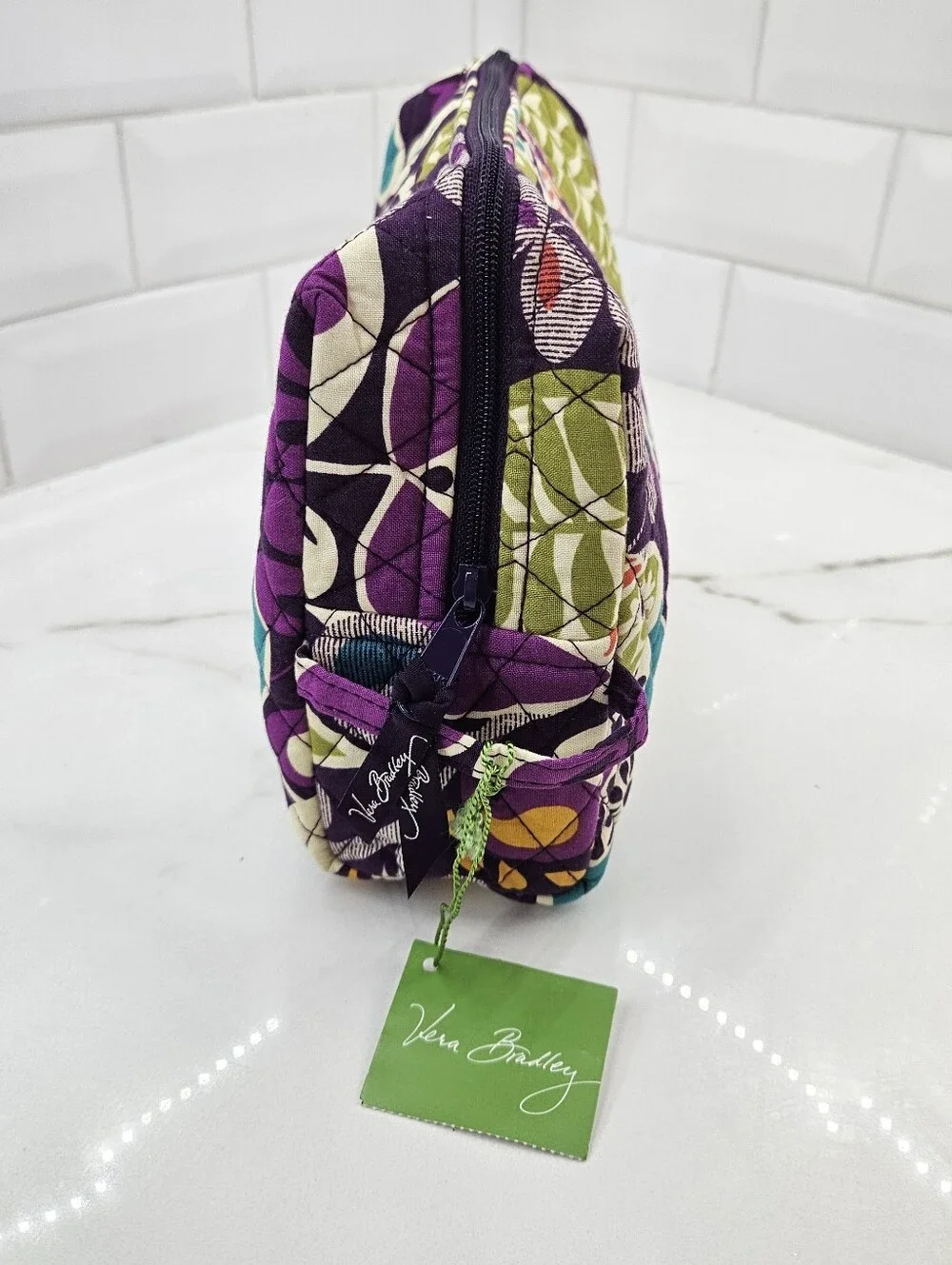 Vera Bradley 25 zip handle
